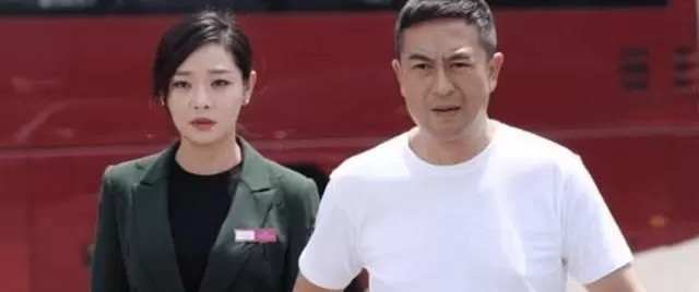 王维维五度搭档张嘉译演急诊主任，新剧《生命缘》手术台对峙片段抖音获赞500万 | 资讯配图